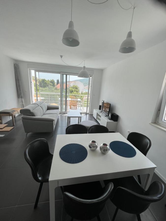 Apartmani Kamil Marina Buitenkant foto